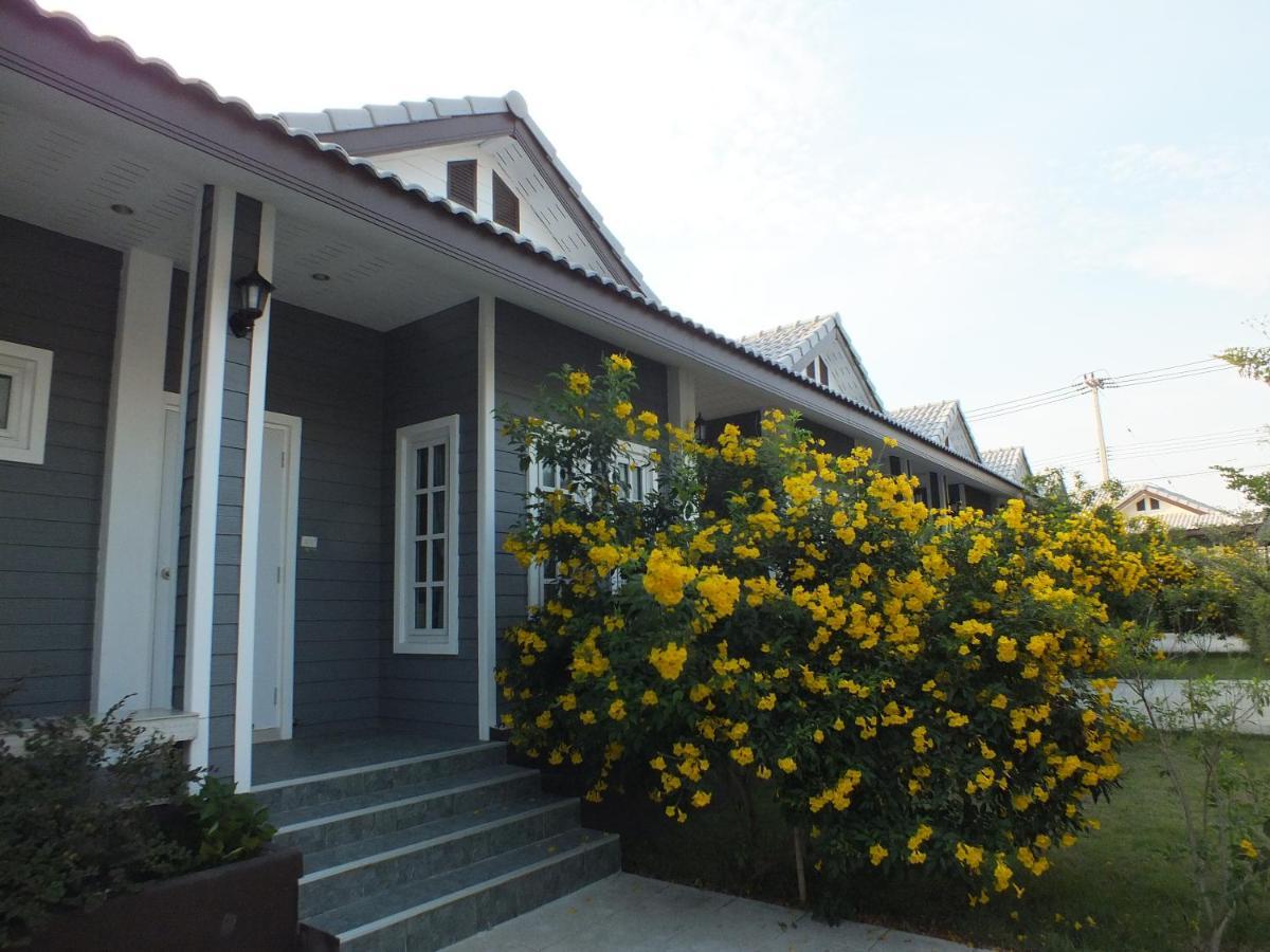 Baan Suan Resort Juree Punsuk Suphanburi Extérieur photo