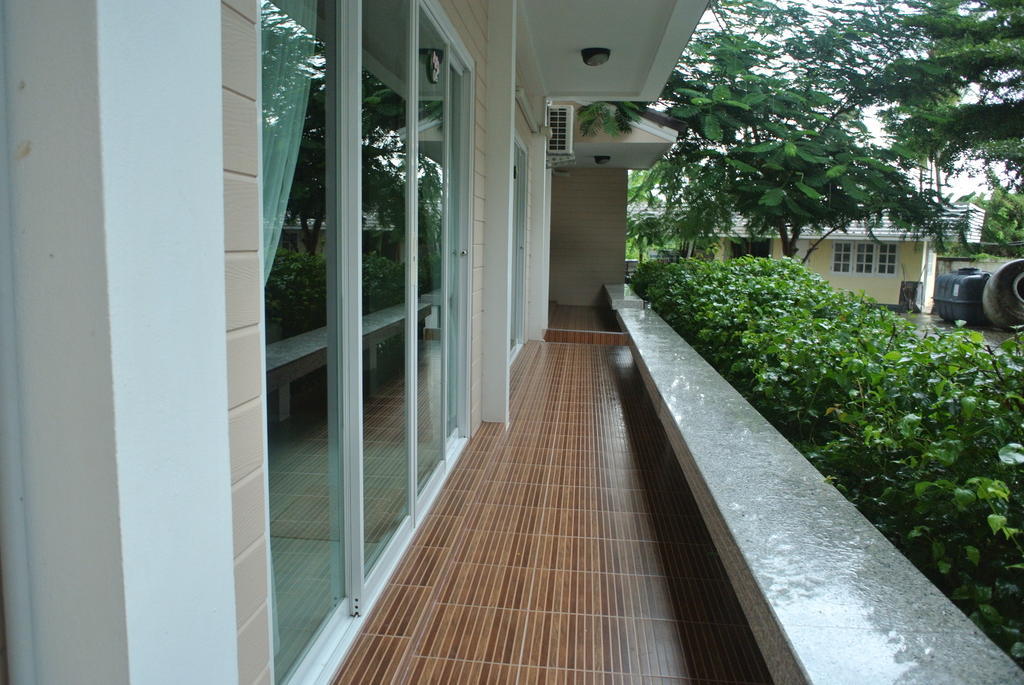 Baan Suan Resort Juree Punsuk Suphanburi Extérieur photo